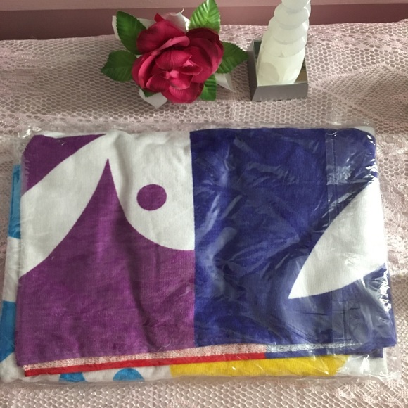Brand NEW RARE Playboy Beach Towel π - Picture 3 of 4